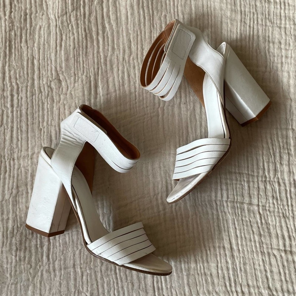Vince Sandals